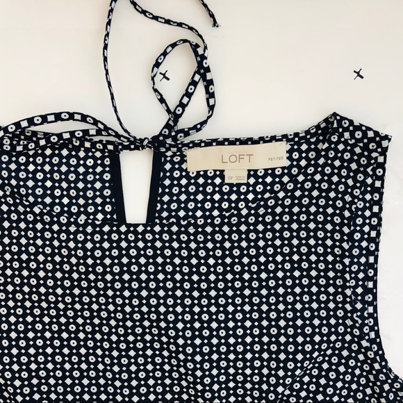 ANY OFFER Ann Taylor Loft Navy Sleeveless Geo Print Top - Picture 6 of 7